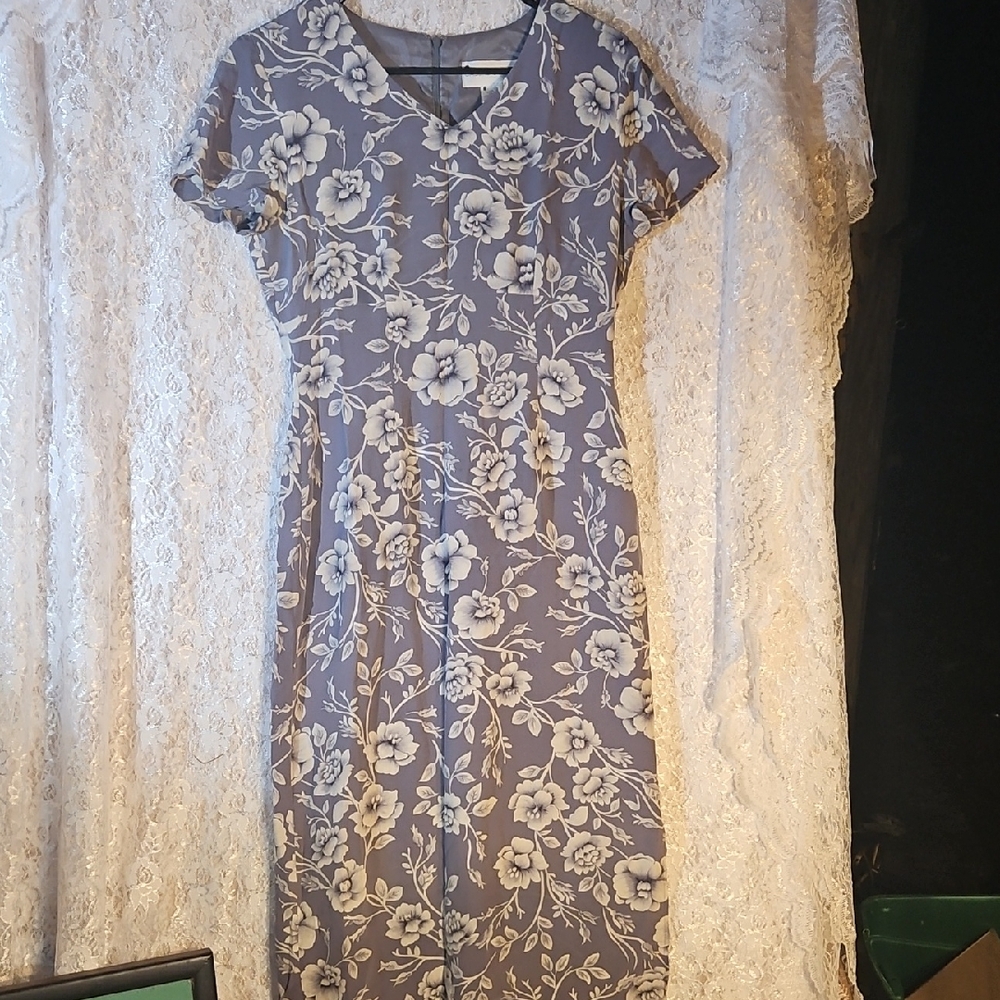 Casual Corner Blue Floral Midi Dress